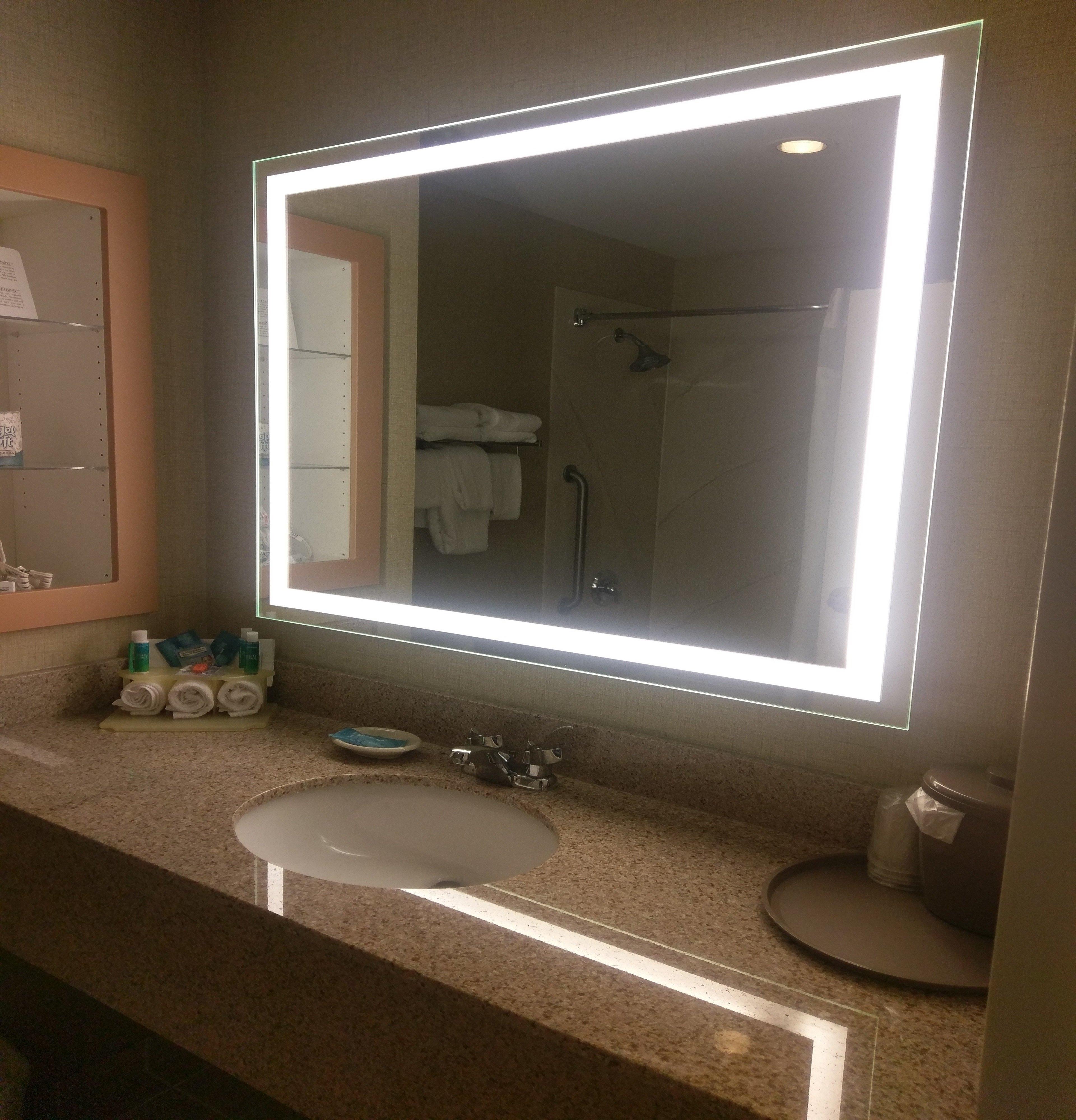 Holiday Inn Express Hotel & Suites Watertown - Thousand Islands By Ihg المظهر الخارجي الصورة