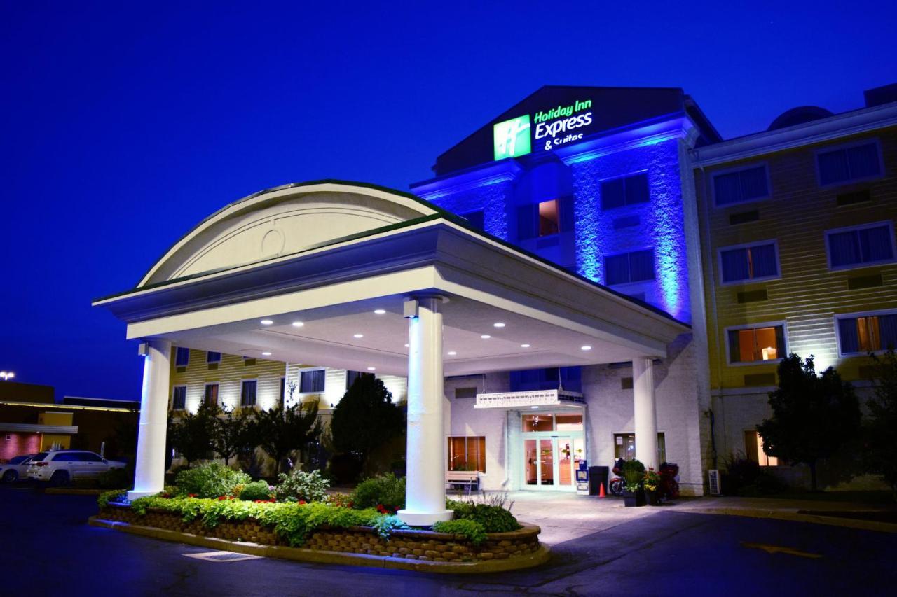 Holiday Inn Express Hotel & Suites Watertown - Thousand Islands By Ihg المظهر الخارجي الصورة