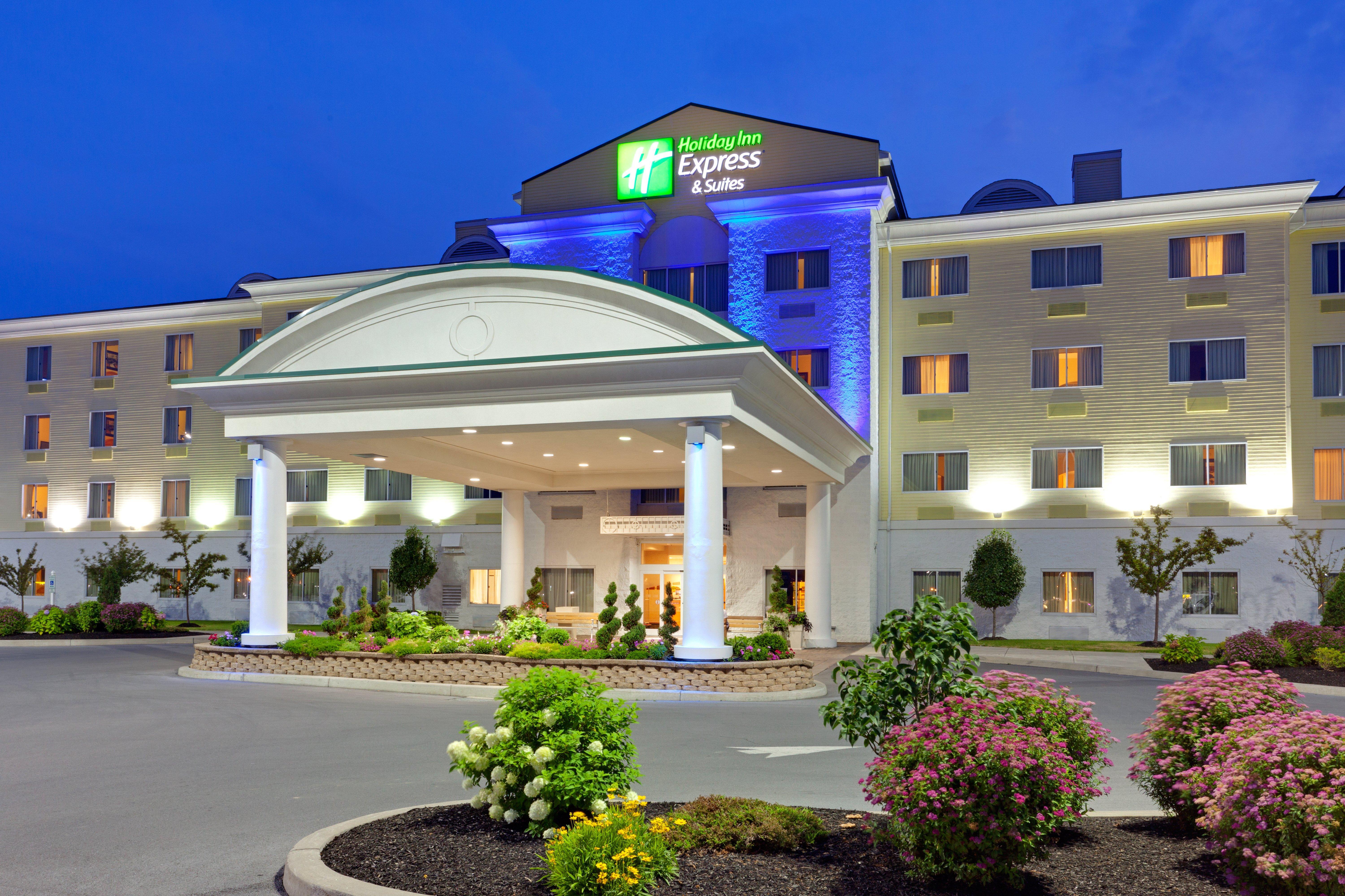 Holiday Inn Express Hotel & Suites Watertown - Thousand Islands By Ihg المظهر الخارجي الصورة